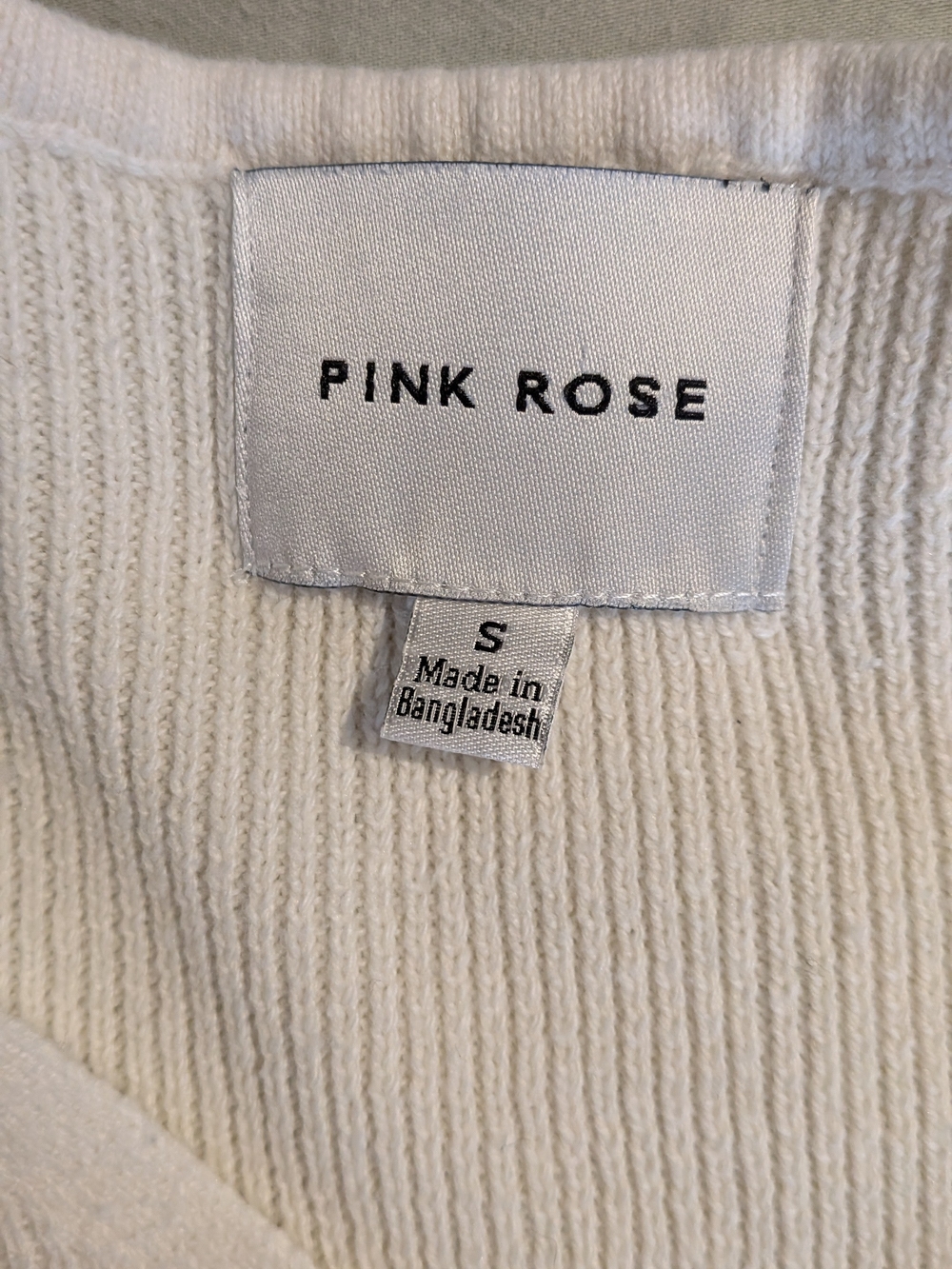Pink Rose Cream Ribbed V-Neck Button Crop Top - Picture 2 of 4